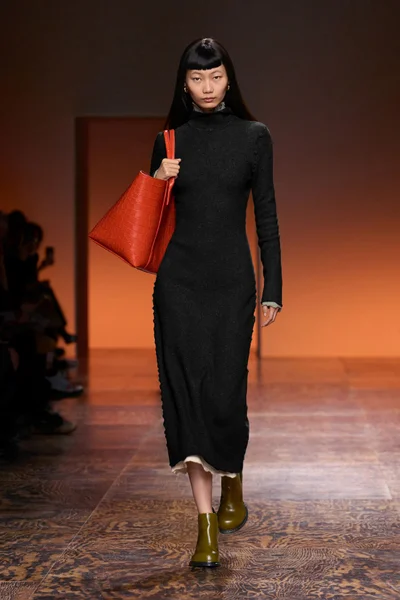 Look 54